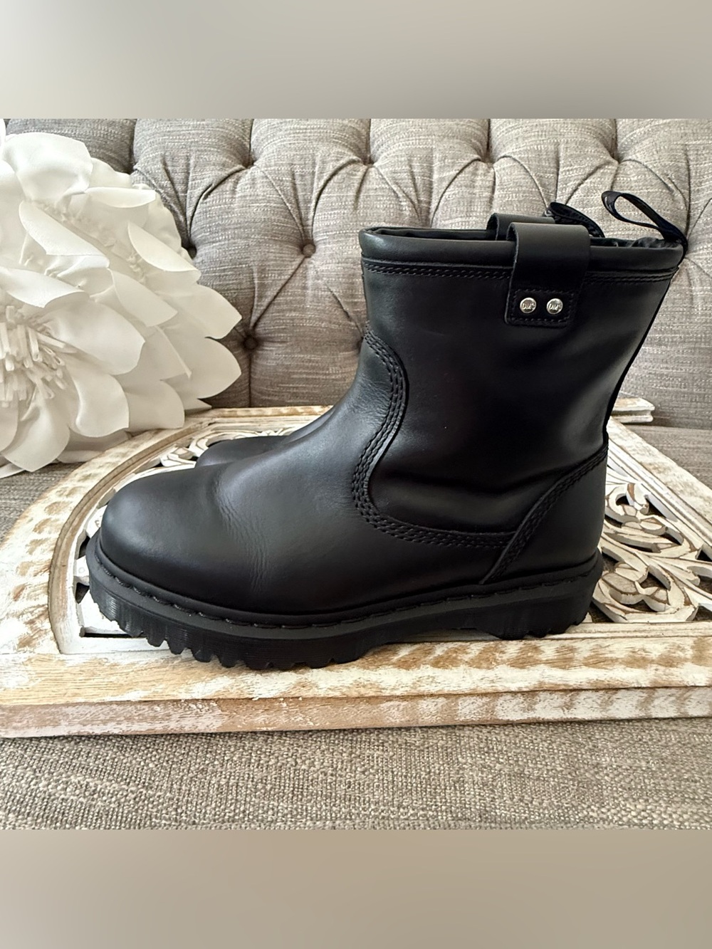 Dr. Martens Anistone Black Leather Ankle Boots Men’s 10 Women’s 11